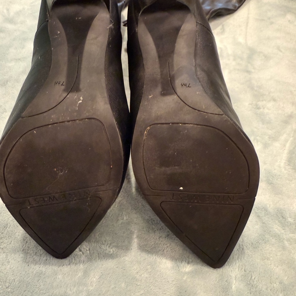 Nine West boot - Picture 2 of 3